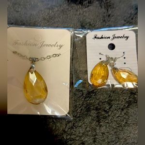 Beautiful necklace and earring combo